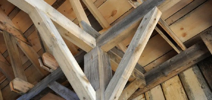 Stud wall parallel to joists